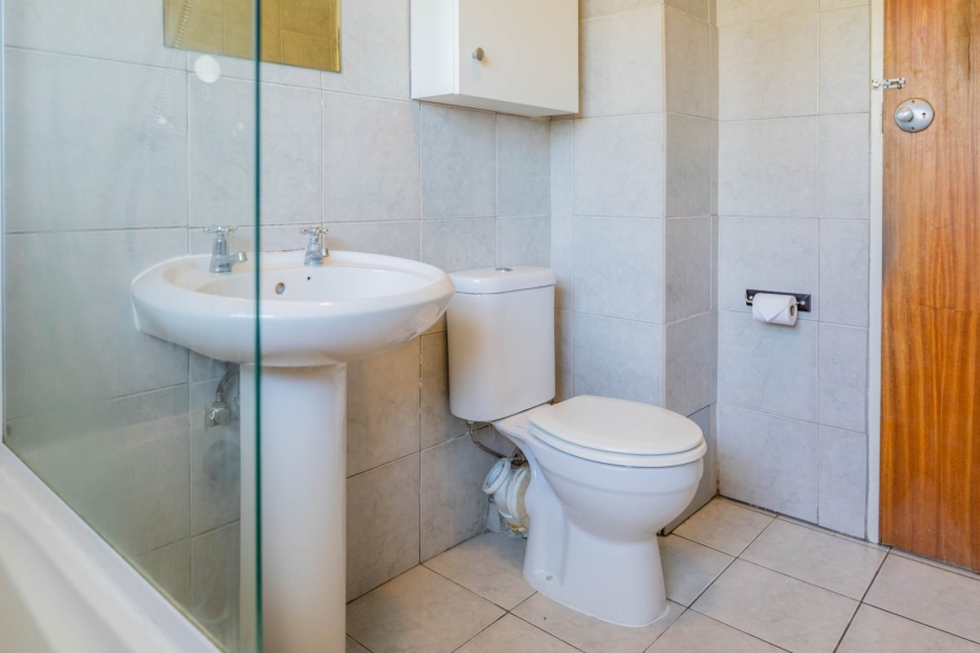 2 Bedroom Property for Sale in Rosebank Western Cape